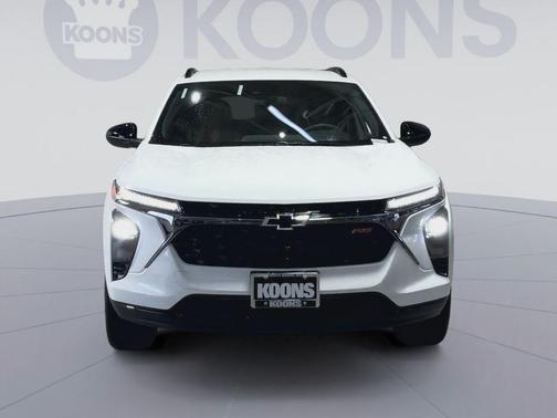 Summit White 2026 Chevrolet Trax FWD 2RS