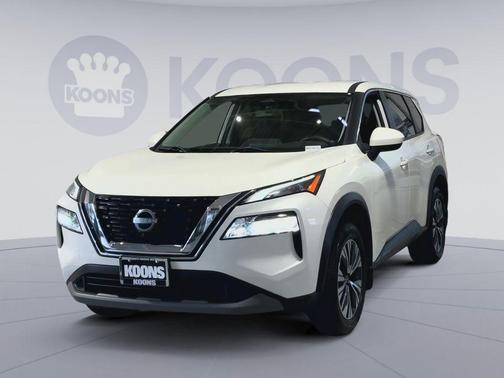 Pearl White Tricoat 2023 Nissan Rogue SV