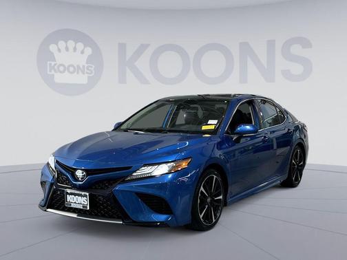 Blue Streak Metallic 2019 Toyota Camry XSE