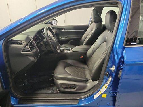 Blue Streak Metallic 2019 Toyota Camry XSE