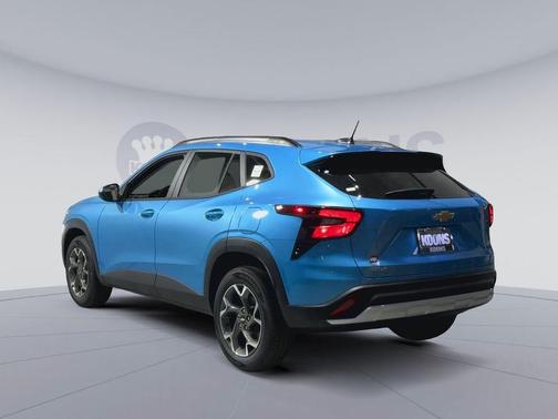 Marina Blue Metallic 2026 Chevrolet Trax LT