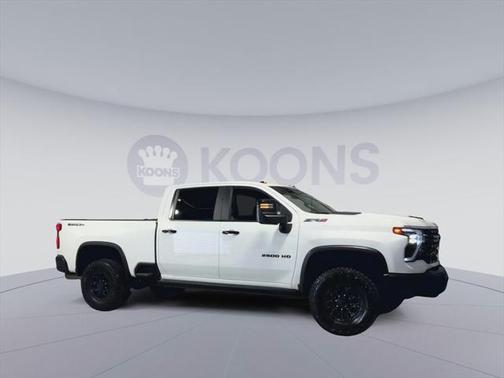 2024 Chevrolet Silverado 2500 4WD Crew Cab Standard Bed ZR2