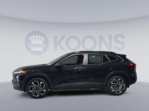 Mosaic Black Metallic 2026 Chevrolet Trax 2RS
