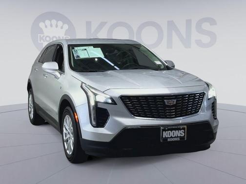 Radiant Silver Metallic 2022 Cadillac XT4 Luxury