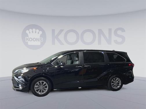 2022 Toyota Sienna XLE 7 Passenger