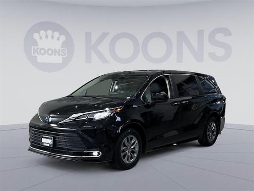 2022 Toyota Sienna XLE 7 Passenger