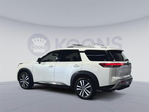 2023 Nissan Pathfinder Platinum 4WD