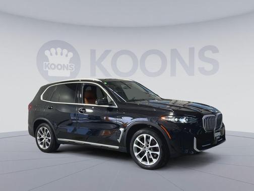 Black Sapphire Metallic 2024 BMW X5 xDrive40i