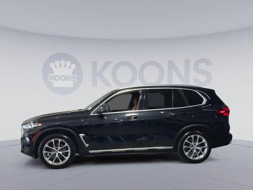 Black Sapphire Metallic 2024 BMW X5 xDrive40i
