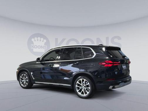 Black Sapphire Metallic 2024 BMW X5 xDrive40i