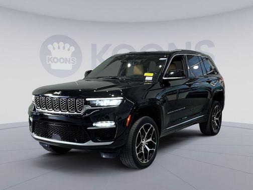 Diamond Black Crystal Pearlcoat 2023 Jeep Grand Cherokee Summit