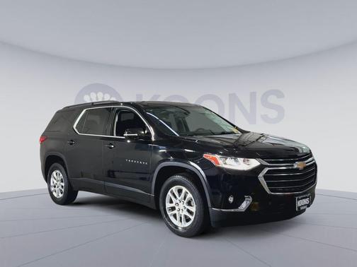 Mosaic Black Metallic 2019 Chevrolet Traverse LT Cloth