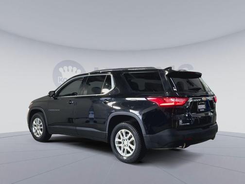 Mosaic Black Metallic 2019 Chevrolet Traverse LT Cloth