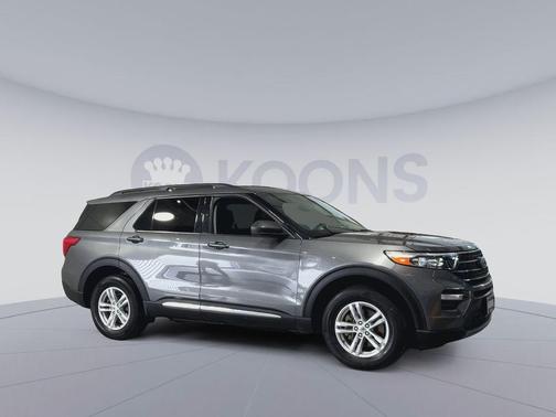CARBONIZED GRAY METALLIC 2022 Ford Explorer XLT