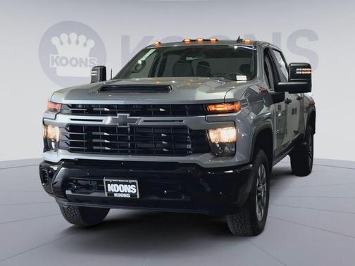 Sterling Gray Metallic 2026 Chevrolet Silverado 2500 Custom