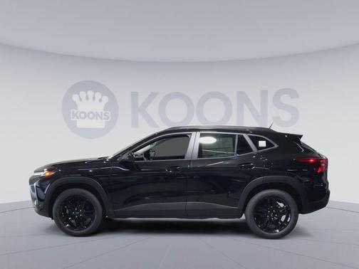 Mosaic Black Metallic 2026 Chevrolet Trax FWD ACTIV