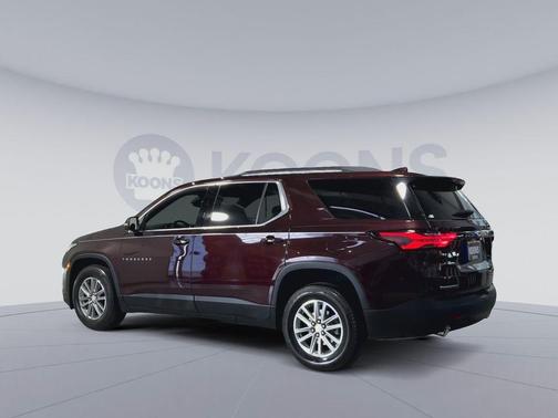 Black Cherry Metallic 2023 Chevrolet Traverse LT Cloth
