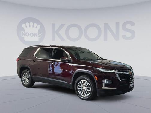 Black Cherry Metallic 2023 Chevrolet Traverse LT Cloth