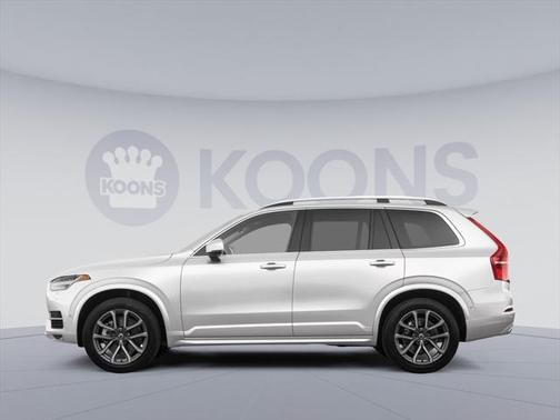 2021 Volvo XC90 T6 Momentum