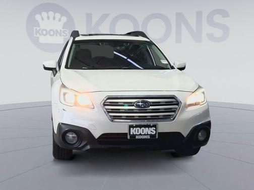 Crystal White Pearl 2017 Subaru Outback 2.5i Premium
