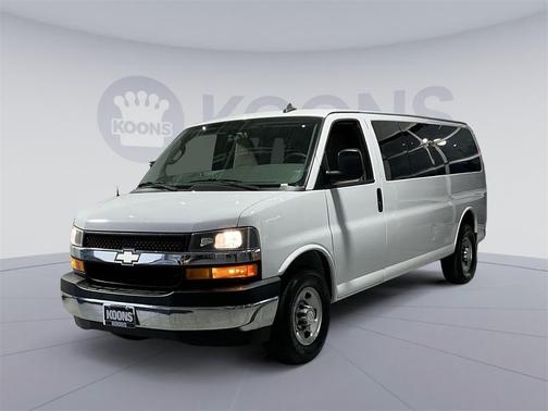 2017 Chevrolet Express 3500 LT