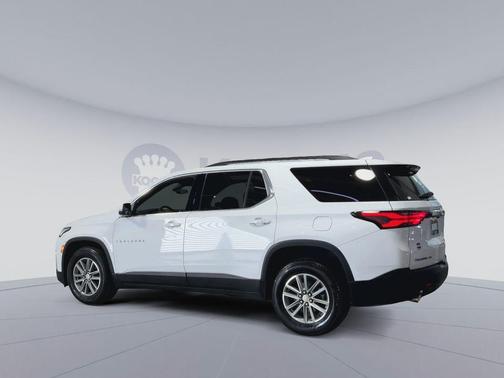 Summit White 2023 Chevrolet Traverse LT Cloth