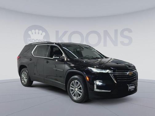 Mosaic Black Metallic 2023 Chevrolet Traverse LT Leather