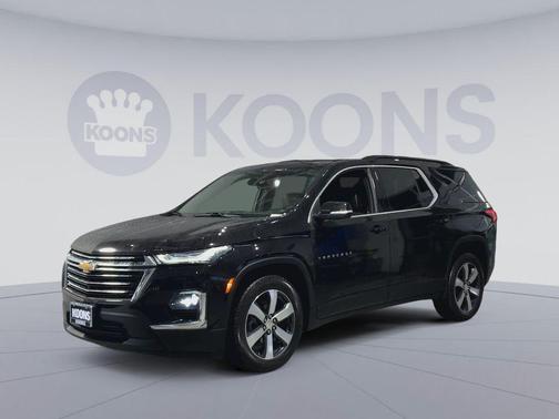 Mosaic Black Metallic 2022 Chevrolet Traverse LT Leather