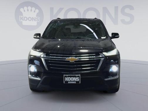 Mosaic Black Metallic 2022 Chevrolet Traverse LT Leather