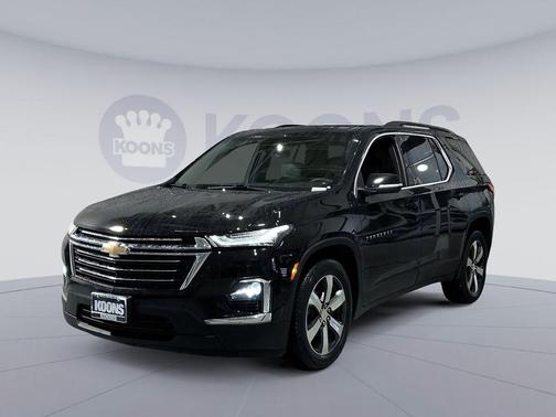 Mosaic Black Metallic 2022 Chevrolet Traverse LT Leather