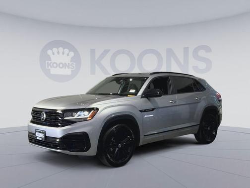 Silver Metallic 2023 Volkswagen Atlas Cross Sport 2.0T SEL