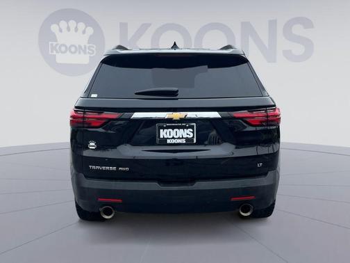 Mosaic Black Metallic 2023 Chevrolet Traverse LT Leather