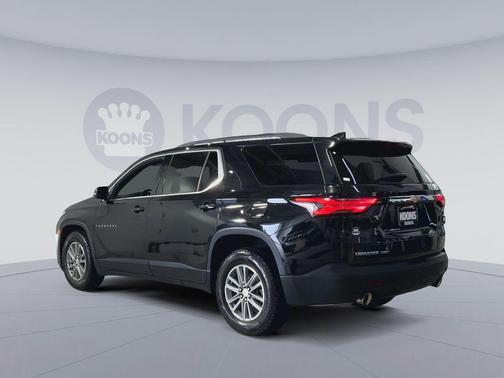 Mosaic Black Metallic 2023 Chevrolet Traverse LT Leather