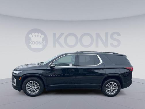Mosaic Black Metallic 2023 Chevrolet Traverse LT Leather