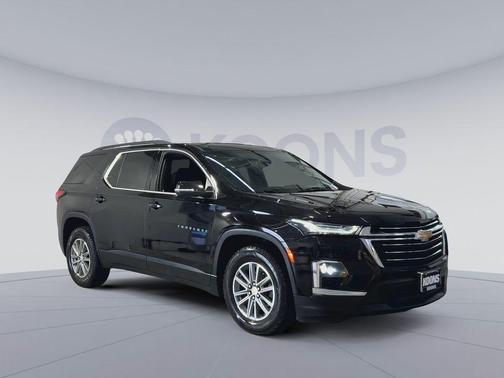 Mosaic Black Metallic 2023 Chevrolet Traverse LT Leather