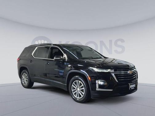 Mosaic Black Metallic 2023 Chevrolet Traverse LT Leather