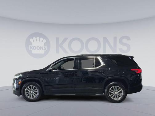 Mosaic Black Metallic 2023 Chevrolet Traverse LT Leather
