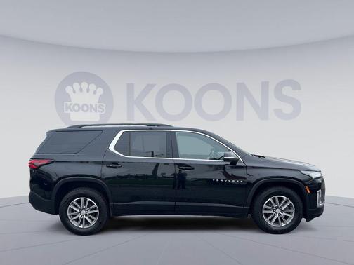 Mosaic Black Metallic 2023 Chevrolet Traverse LT Leather