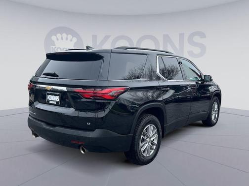 Mosaic Black Metallic 2023 Chevrolet Traverse LT Leather
