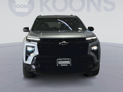 Sterling Grey Metallic 2024 Chevrolet Traverse RS