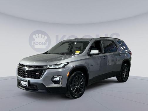 Sterling Gray Metallic 2023 Chevrolet Traverse RS