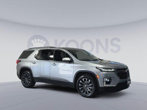 Sterling Gray Metallic 2023 Chevrolet Traverse RS