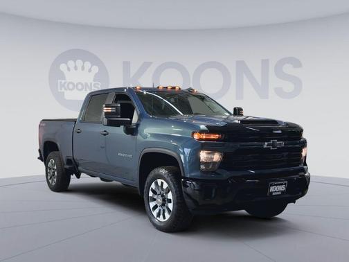 Lakeshore Blue Metallic 2025 Chevrolet Silverado 2500 Custom