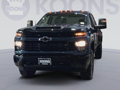 Lakeshore Blue Metallic 2025 Chevrolet Silverado 2500 Custom