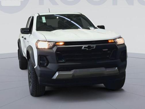 Summit White 2026 Chevrolet Colorado Trail Boss