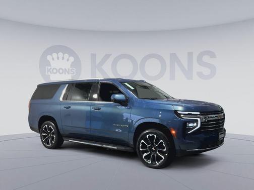 Lakeshore Blue Metallic 2026 Chevrolet Suburban LT