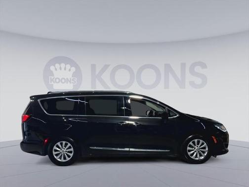 2018 Chrysler Pacifica Touring-L