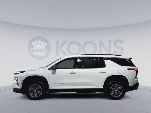 Summit White 2025 Chevrolet Traverse LT