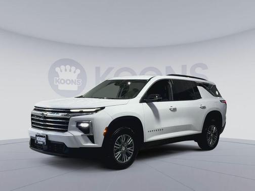 Summit White 2025 Chevrolet Traverse LT