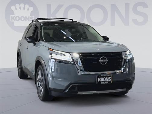 2023 Nissan Pathfinder SL 4WD